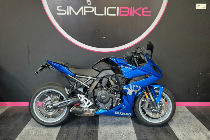 SUZUKI GSX-8R