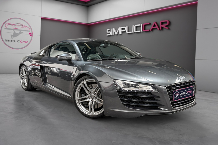 AUDI R8