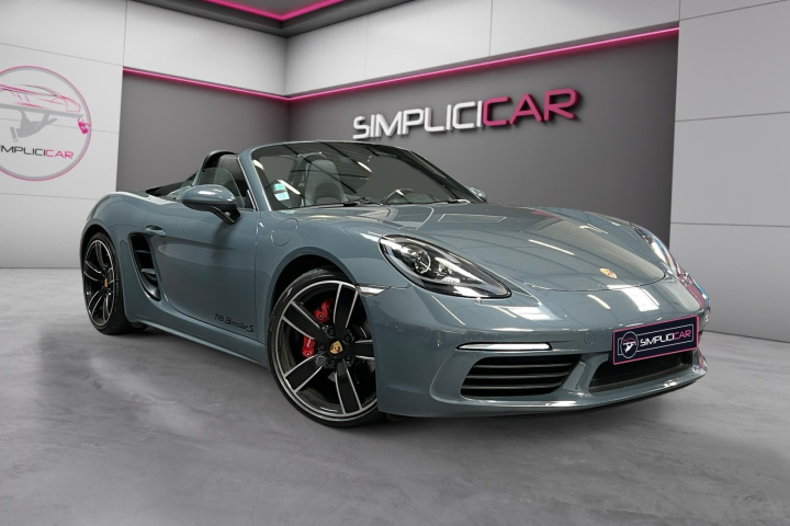PORSCHE 718 BOXSTER