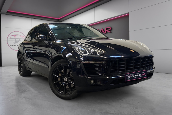 PORSCHE MACAN