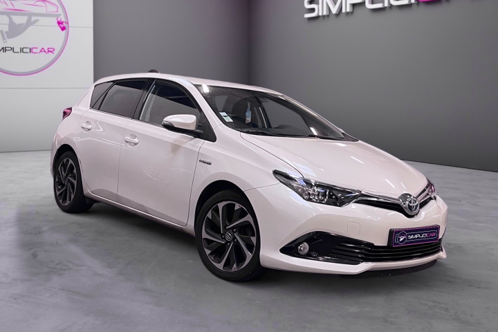 TOYOTA AURIS