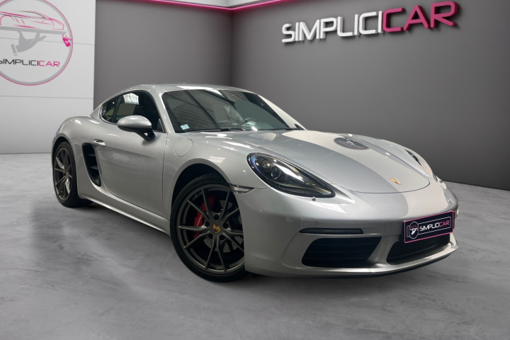 PORSCHE 718 CAYMAN