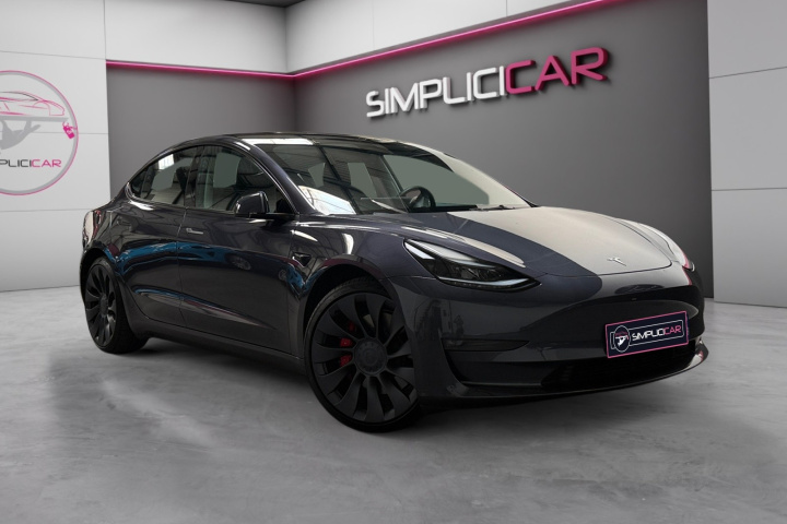 TESLA MODEL 3